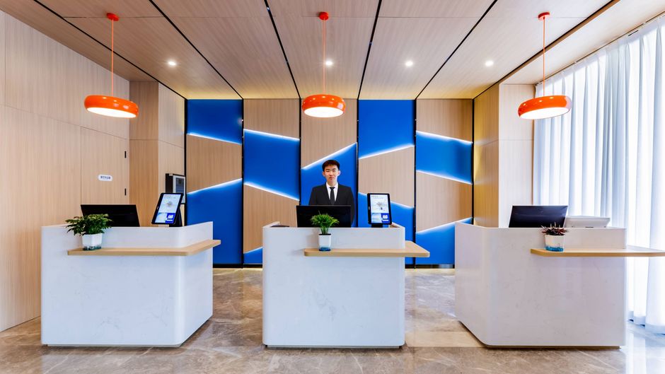 Holiday Inn Express Hohhot East Station Lobby