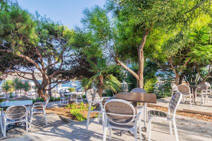 Sunny Coast Resort & Spa