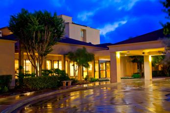 Courtyard by Marriott Airport