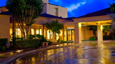 Courtyard by Marriott Airport