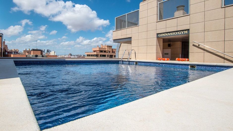 Hotel Valencia Center Pool