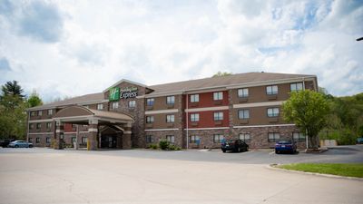 Holiday Inn Express Winfield TeaysValley