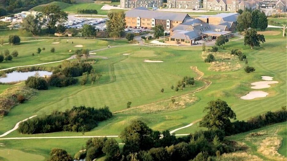 Wiltshire Hotel, Golf & Leisure Resort Exterior