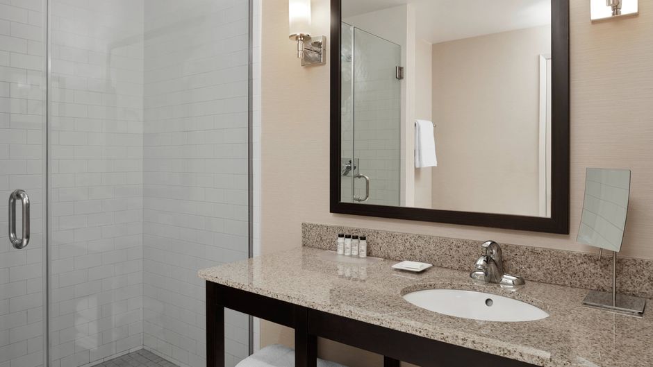 Delta Hotels Guelph Conference Centre Room