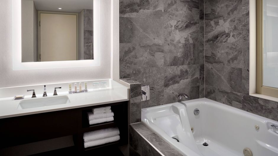 Niagara Falls Marriott Fallsview Hotel & Spa Room