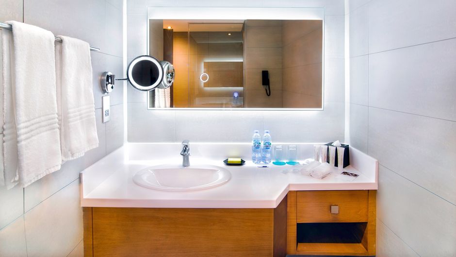 Le Meridien Abu Dhabi Room