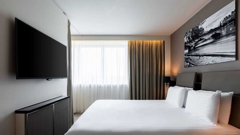 AC Hotel by Marriott Paris Porte Maillot Room