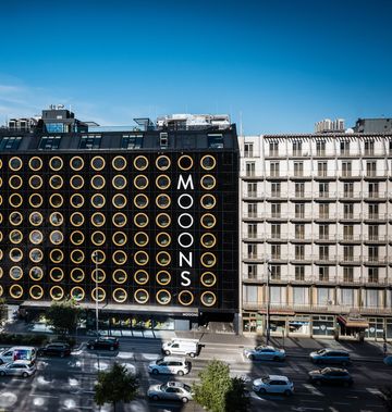 MOOONS Hotel