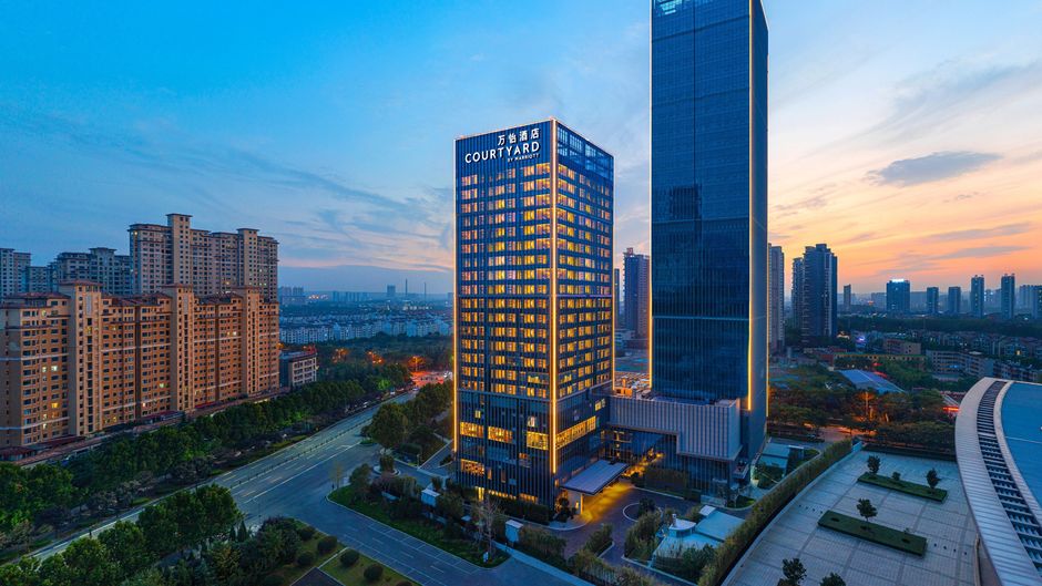 Courtyard by Marriott Luoyang Exterior