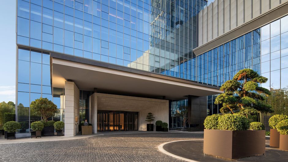 Courtyard by Marriott Luoyang Exterior