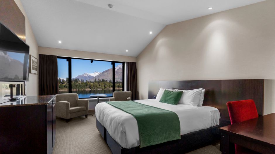 Copthorne Hotel & Resort Lakefront Room