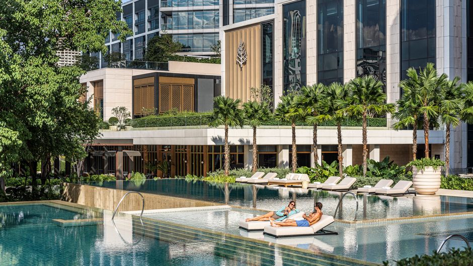Four Seasons Bangkok Chao Phraya River Pool