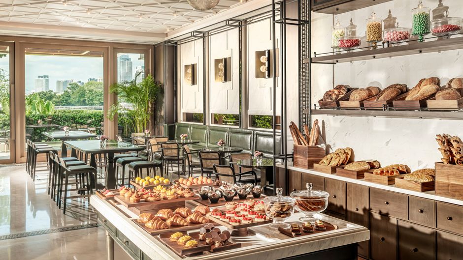 Four Seasons Bangkok Chao Phraya River Restaurant