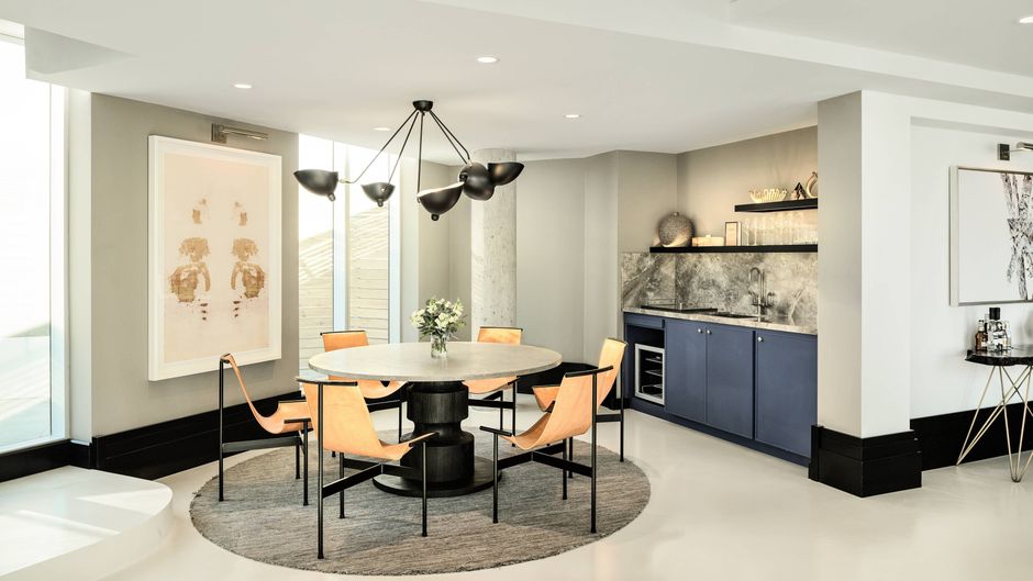 the DOUGLAS, Autograph Collection Suite