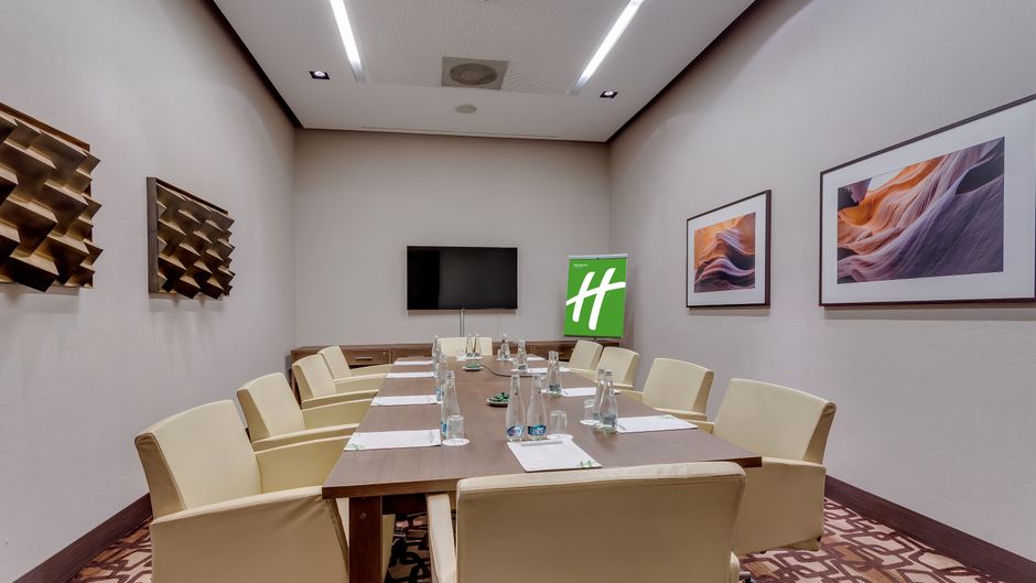 Holiday Inn Meeting
