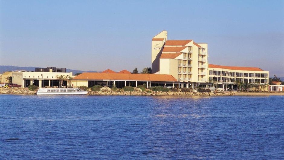 The Lakes Resort Hotel Exterior