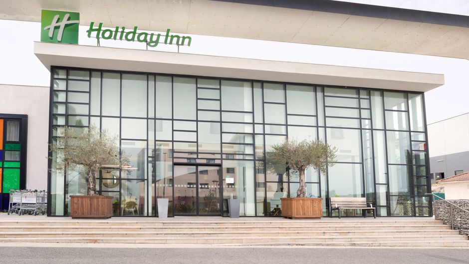 Holiday Inn Marseille Airport Exterior