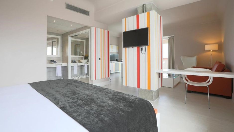Hotel Wear Chamartin Room