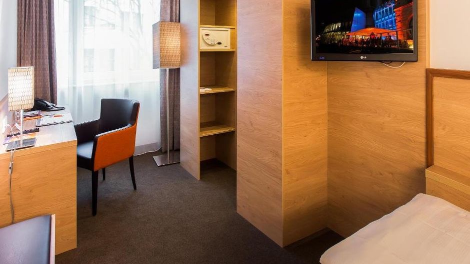 Stadthotel am Roemerturm Room