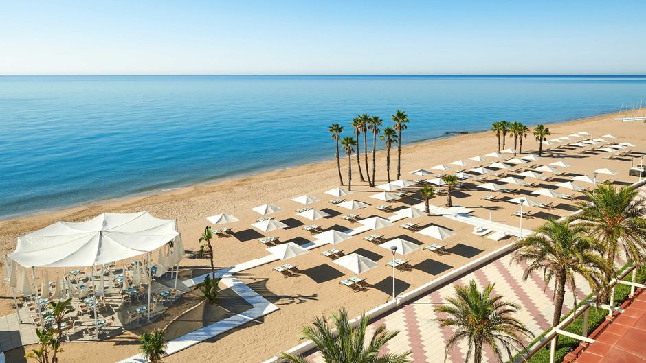 Le Meridien Ra Beach Hotel & Spa Beach