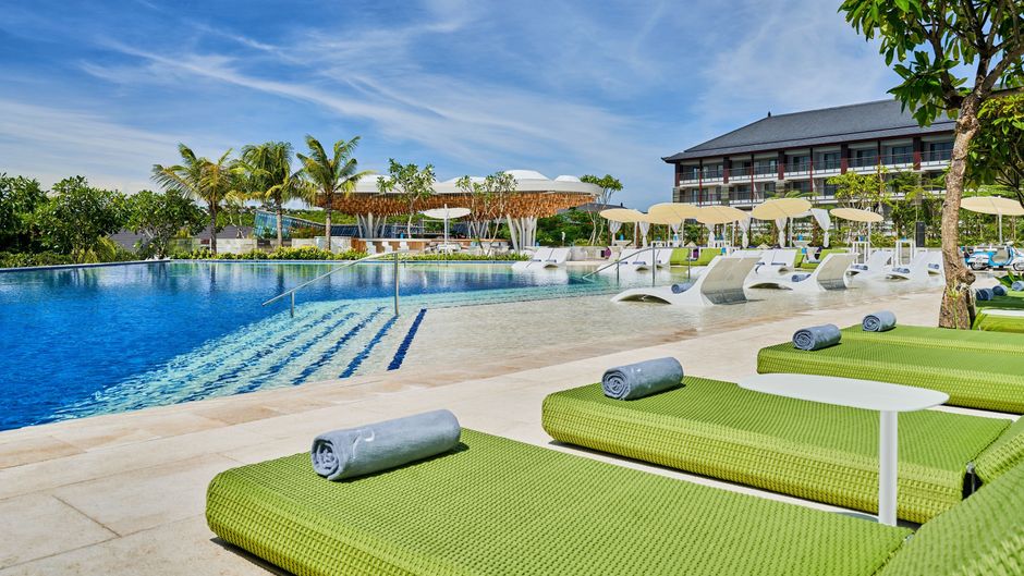 Renaissance Bali Nusa Dua Resort Pool