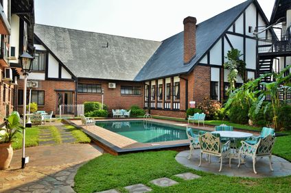 Cresta Churchill Hotel