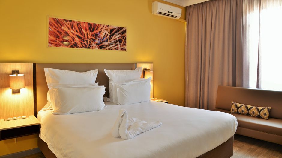 Cresta Oasis Hotel Room