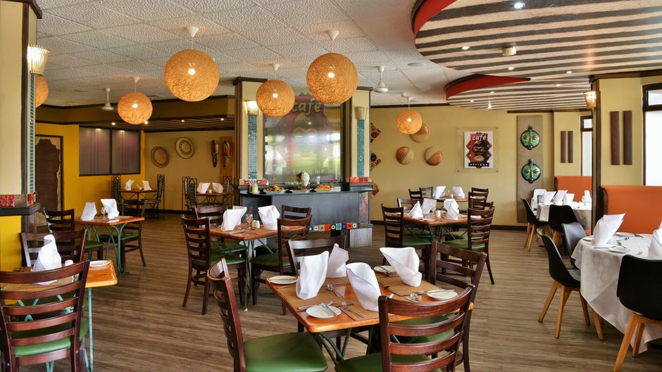 Cresta Oasis Hotel Restaurant