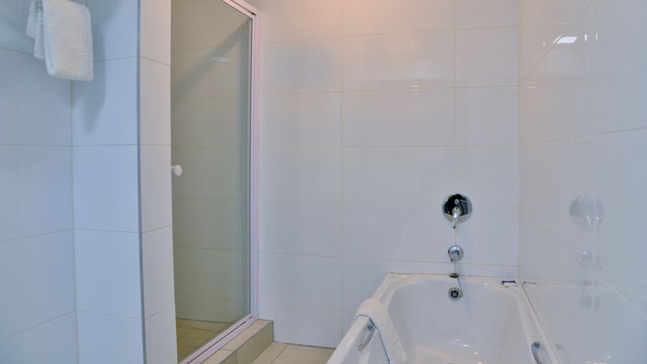 Cresta Oasis Hotel Room