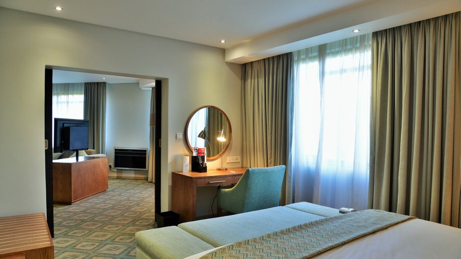 Cresta Maun Suite