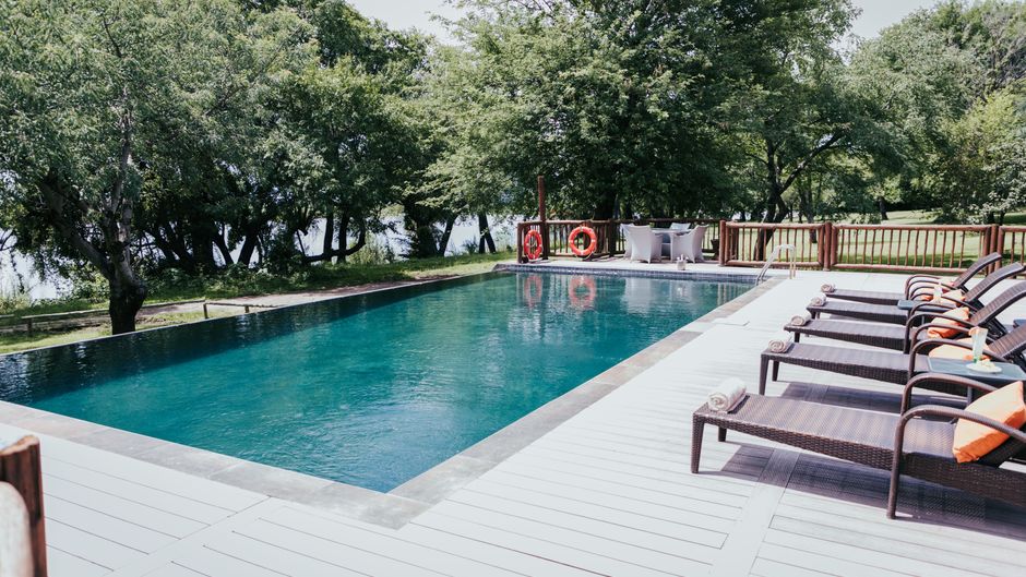 Cresta Mowana Safari Resort & Spa Exterior