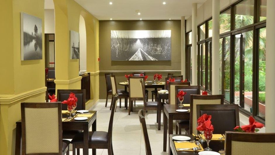Cresta Riley's Hotel Restaurant