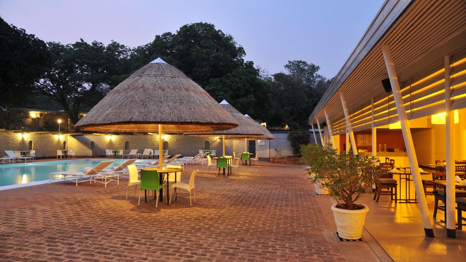 Cresta Sprayview Hotel Exterior