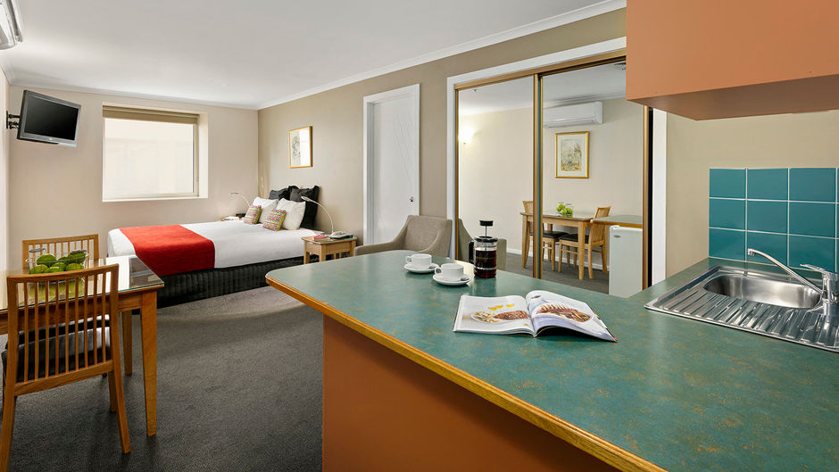 Hobart Waterfront Apartments Room