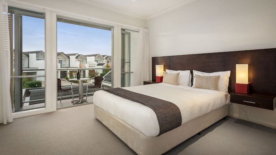 Quest Sanctuary Lakes Room