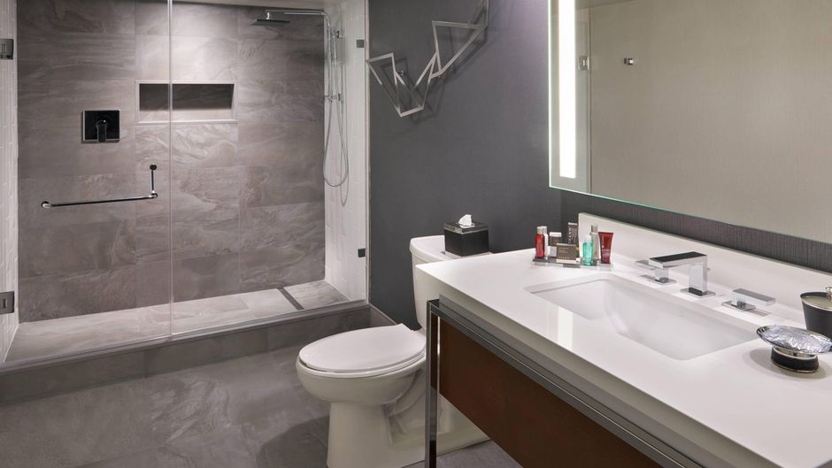 Toronto Marriott City Centre Hotel Room