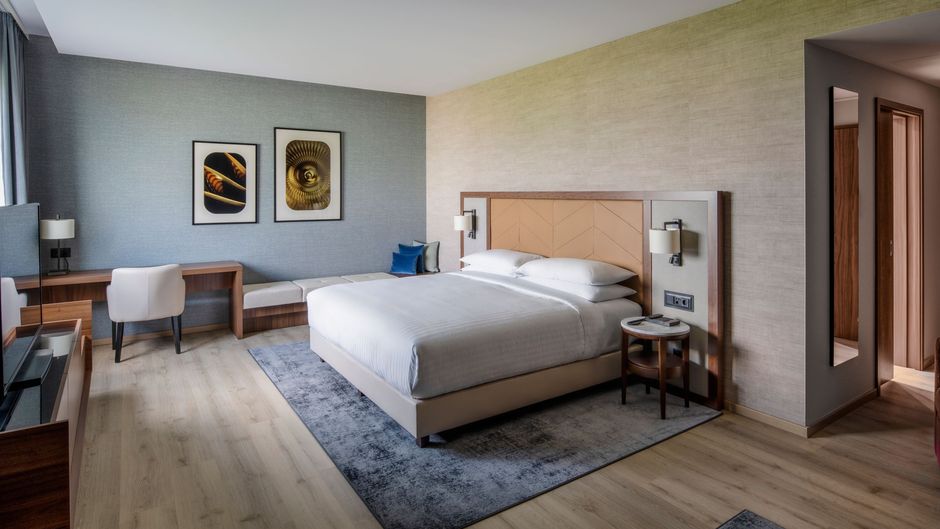 Geneva Marriott Hotel Suite