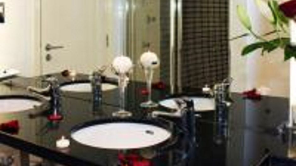 Prince of Wales Hotel Room