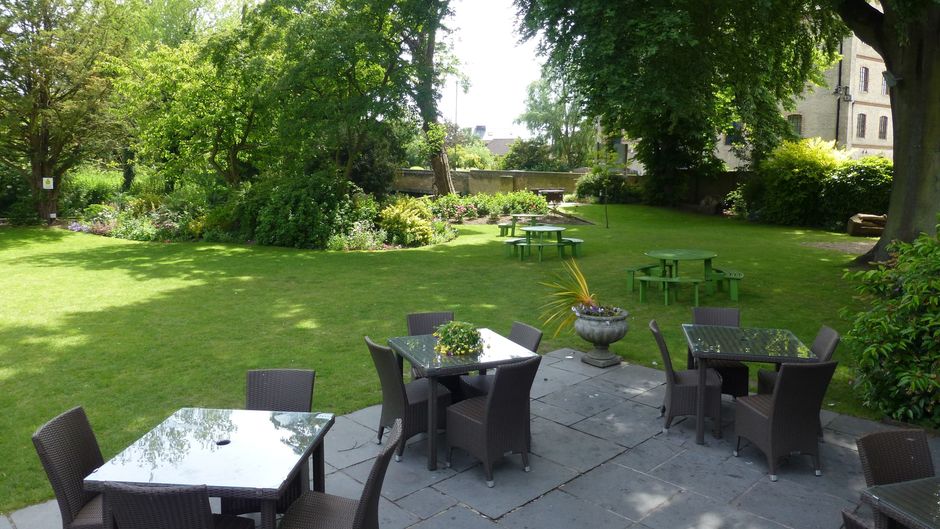 The Riverside House Hotel Exterior