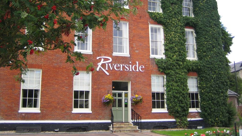 The Riverside House Hotel Exterior