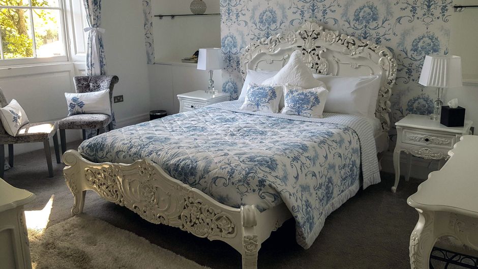 The Riverside House Hotel Suite