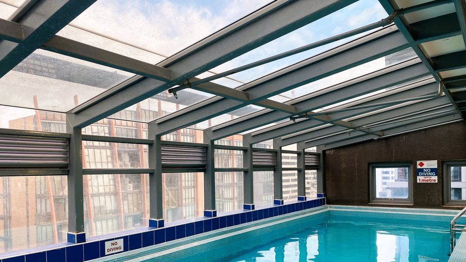 Brady Apartment Hotel Flinders Street Pool