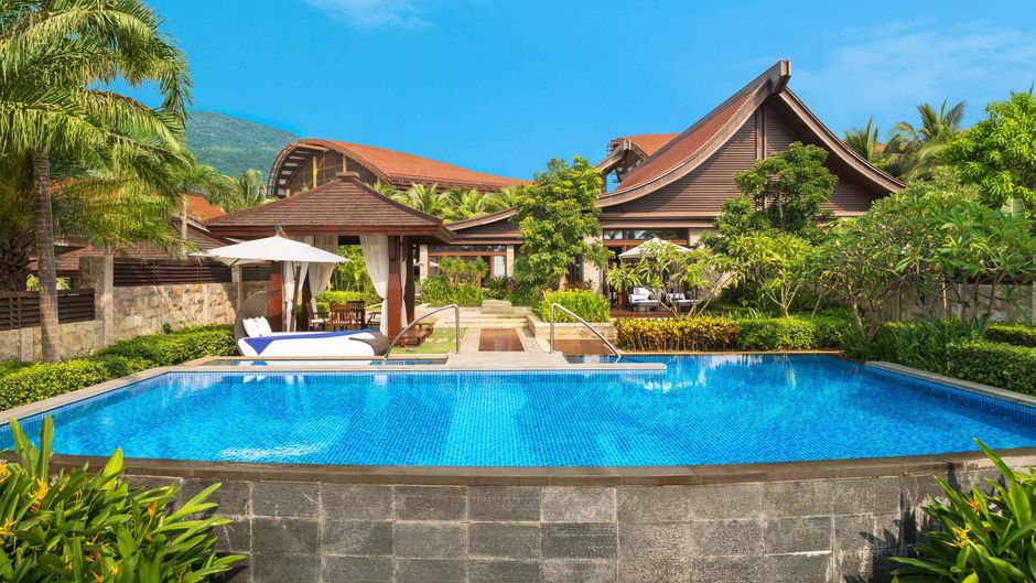 The St. Regis Sanya Yalong Bay Resort Pool