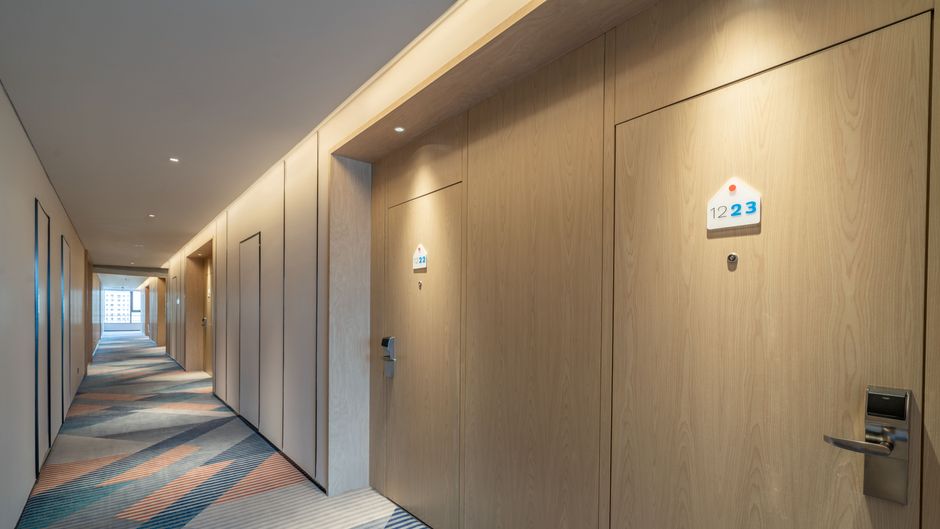 Holiday Inn Express New Area Lobby