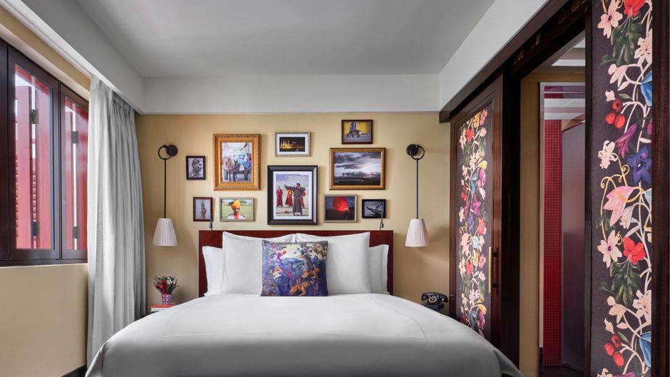 The Vagabond Club, a Tribute Portfolio Room