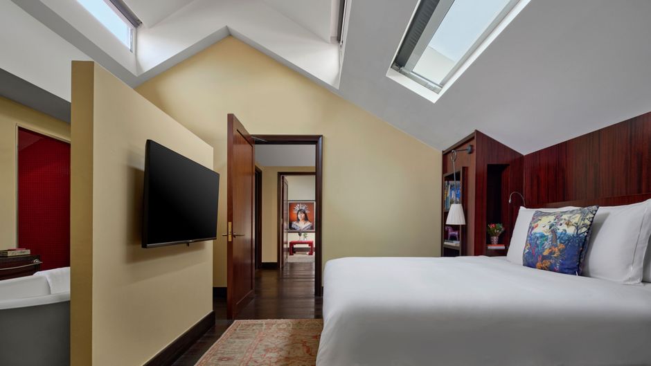 The Vagabond Club, a Tribute Portfolio Suite