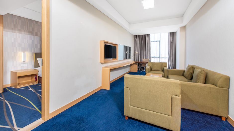 Holiday Inn Express Zhengzhou Airport Suite