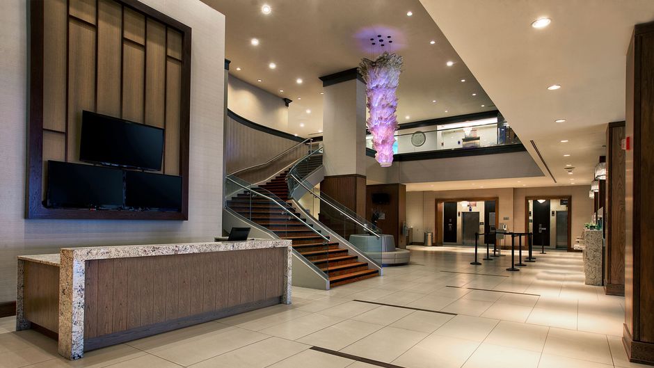 Niagara Falls Marriott on the Falls Lobby