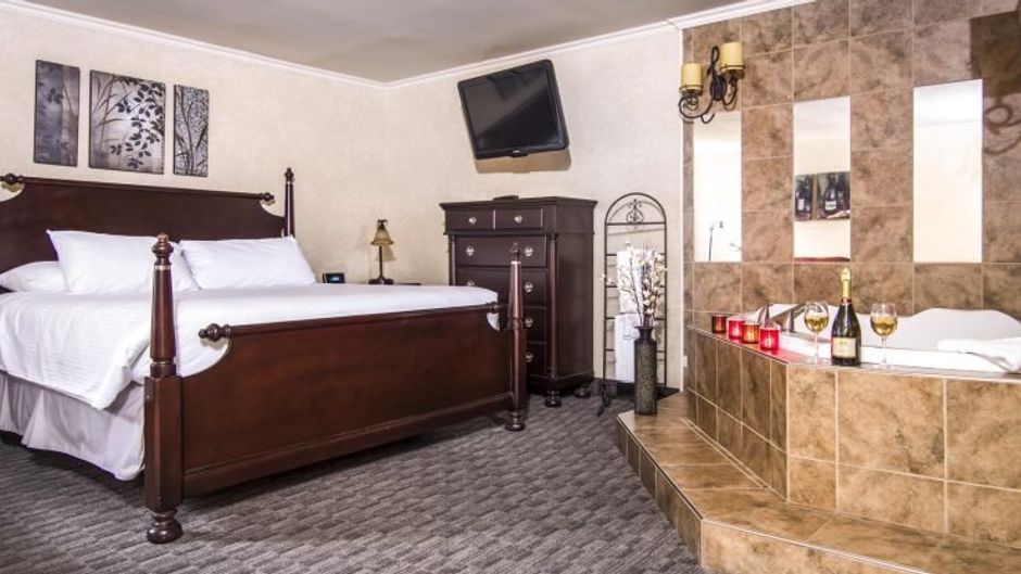 Mount Peyton Hotel Suite