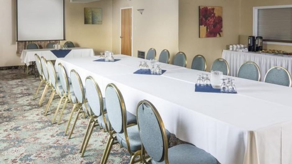 Mount Peyton Hotel Meeting